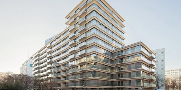 極簡現(xiàn)代 | 錯(cuò)落有致的現(xiàn)代公寓