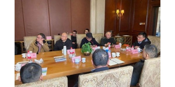 成都新農(nóng)村建設(shè)服務(wù)業(yè)發(fā)展論壇交流會成功舉辦！胡林副會長的專題分享與蔣美榮會長總結(jié)！