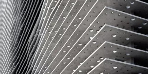 建筑師們一反常態(tài)，他們依賴(lài)于汕頭當(dāng)?shù)氐膫鹘y(tǒng)，讓混凝土優(yōu)雅如實(shí)