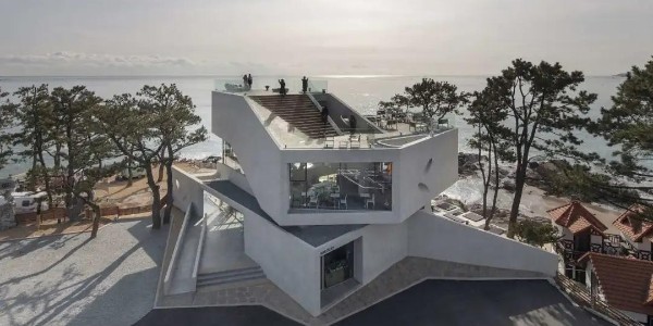 建筑第五面的探索：完美利用屋頂空間的 10 個項(xiàng)目