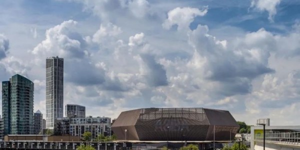 Stufish設(shè)計的全球最大的可拆卸場館完工，作為 ABBA 虛擬重組巡演的場地